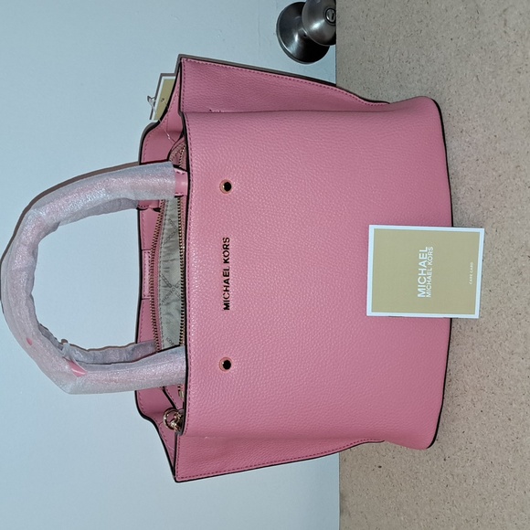 Michael Kors Arielle MD Satchel - Picture 2 of 10